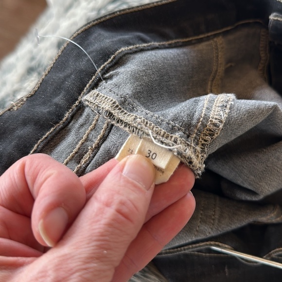 L’AGENCE LA’t gray black distressed skinny jean in size 30. NWT - Picture 7 of 9